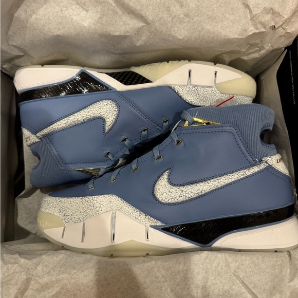 Nike Kobe 1 Protro - Picture 8 of 10